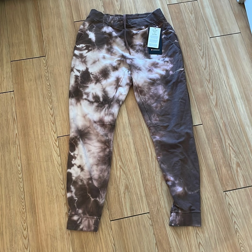 Lululemon men’s medium joggers tye dye